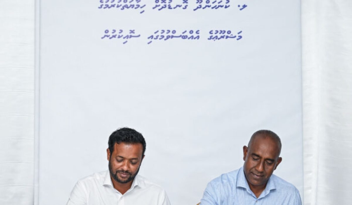 2025-10-21-09.15.39-700x700